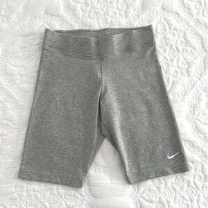 Nike Women’s Sportwear Essential Bike Shorts Size Medium M Gray Cotton Feel NEW!